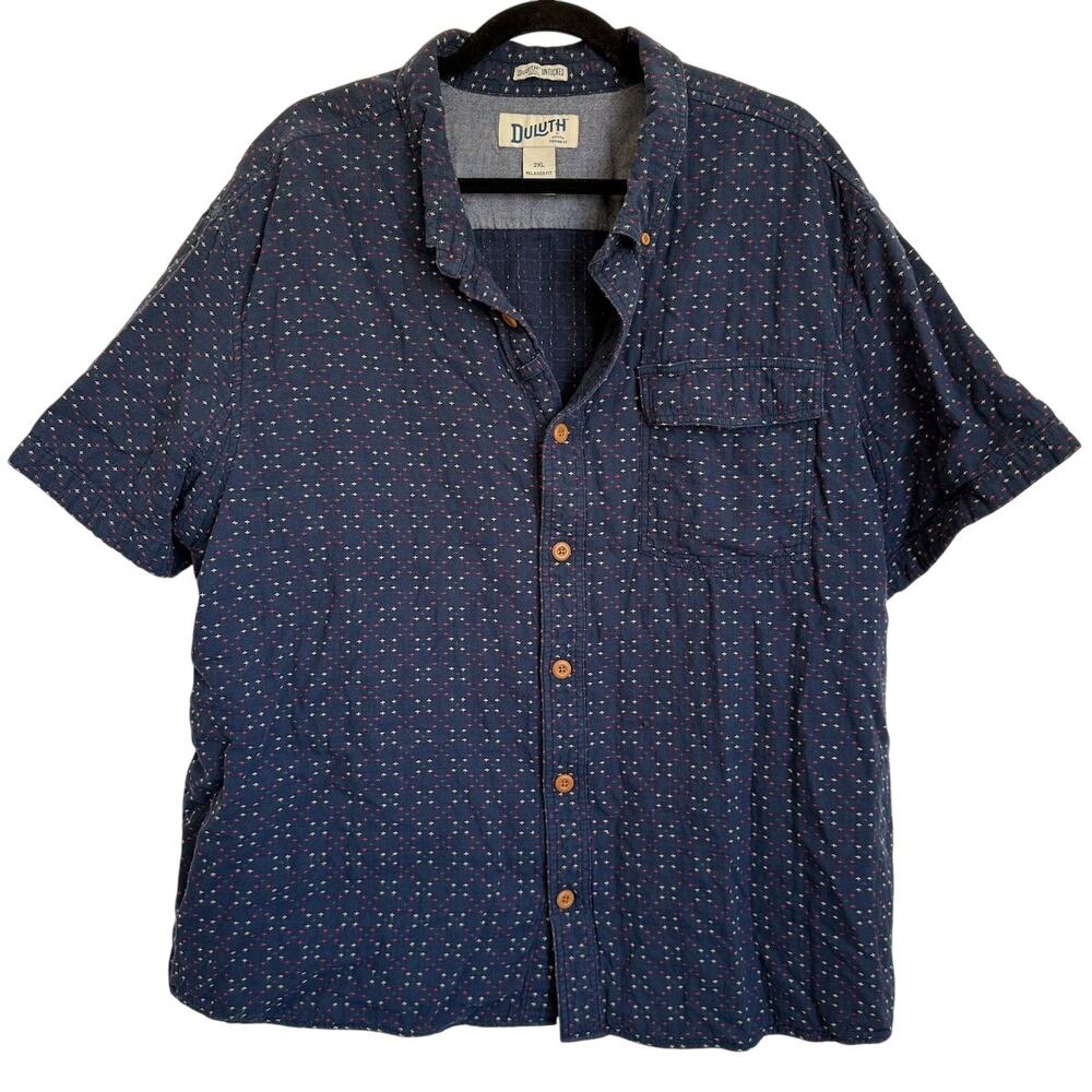 Duluth Trading Co. Casual Button-Down Short Sleeve Shirt in Geometric Navy Blue